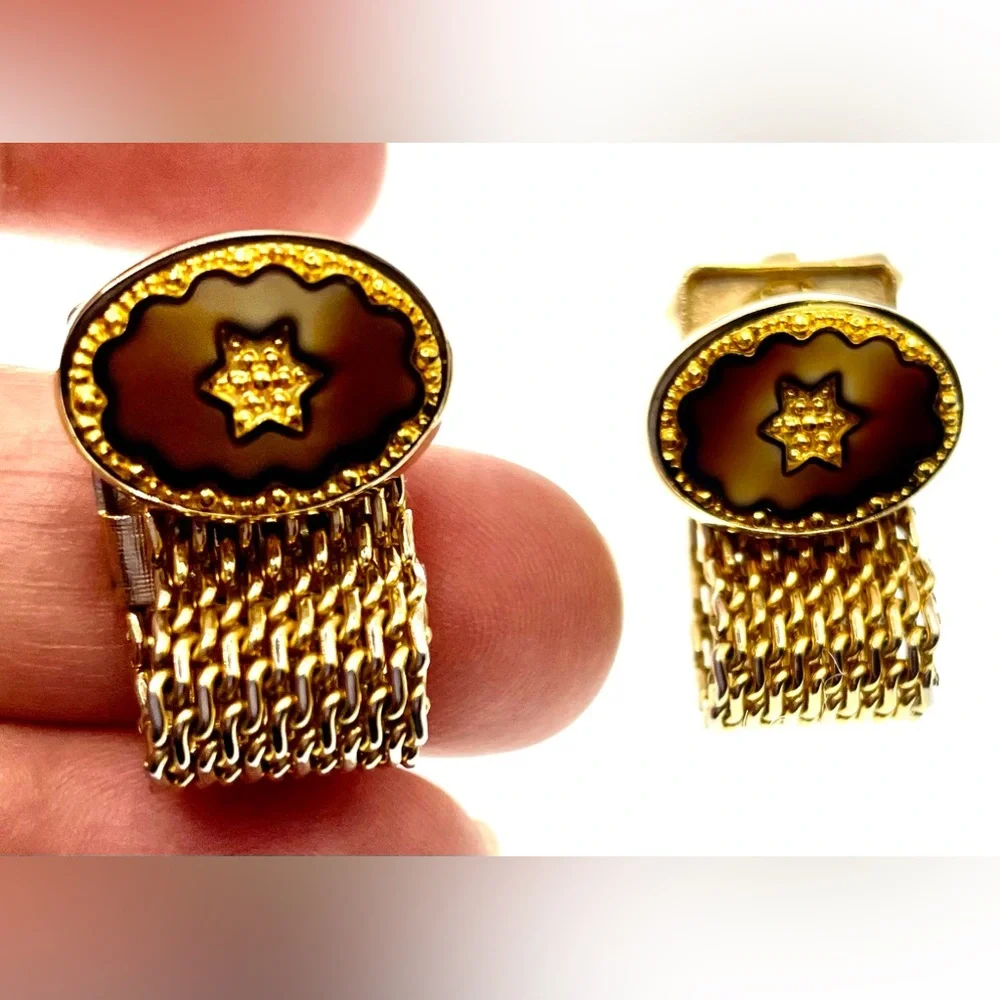 Vintage Signed Destino Gold Tone Wraparound Cufflinks